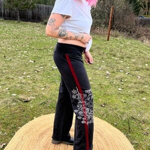 Y2K Lucky Brand low rise sweats with Red Stripe and Floral Design